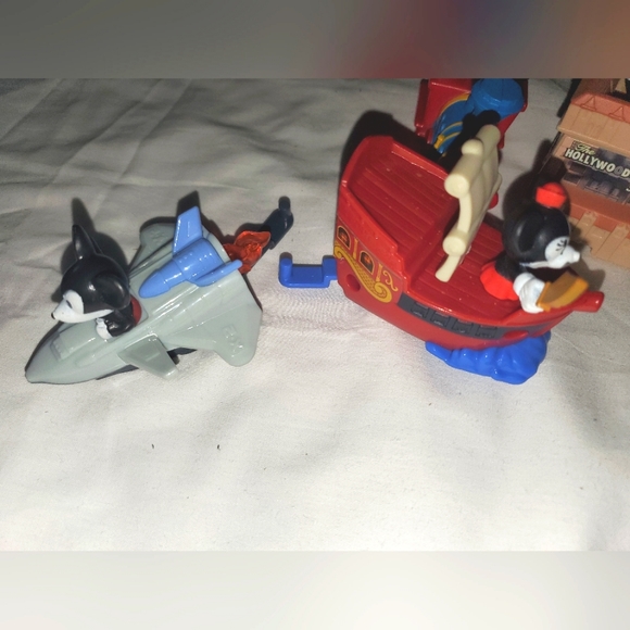 Complete 10pc set Mcdonalds Disney train toys Mickey & Minnie’s Runaway Railway - Picture 8 of 12